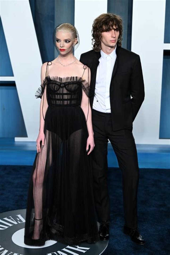 Who is Anya Taylor-Joy dating?