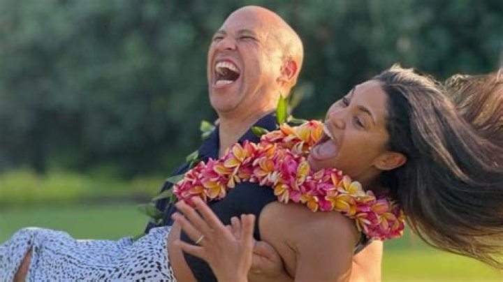 who is Cory Booker? Age, Bio ,Girlfriend, Net-Worth, Kids