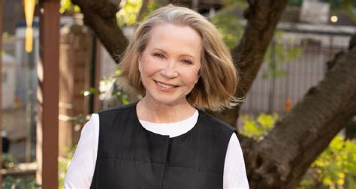 Who is Debra Jo Rupp married to? – Celebrity