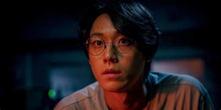 Why Did Eun Hyuk Stay Behind? – Celebrity