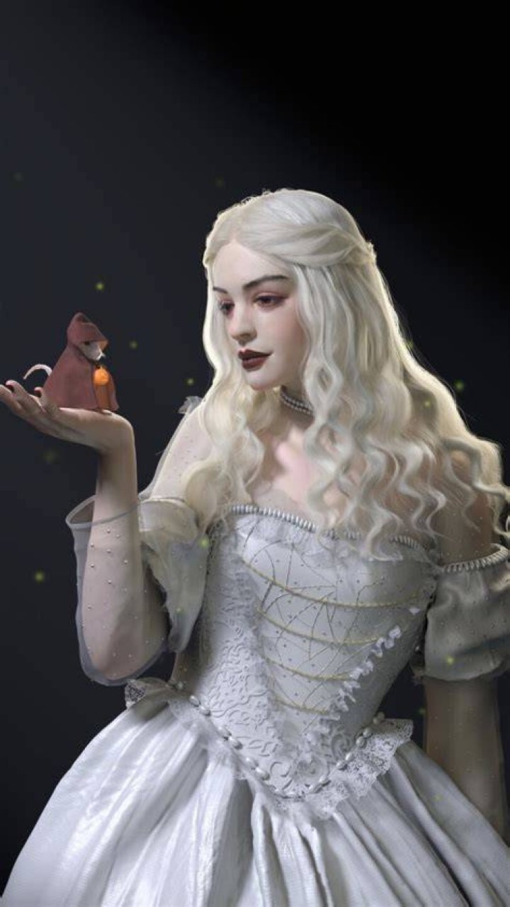 Why is the Queens head so big in Alice in Wonderland? – Celebrity