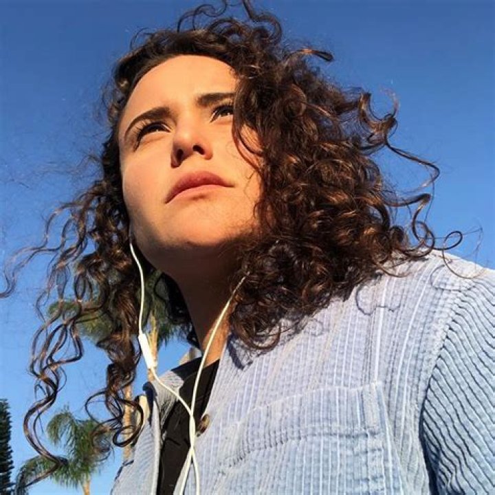 YouTuber and Tiktoker Alyx Weiss Age, Boyfriend, Family